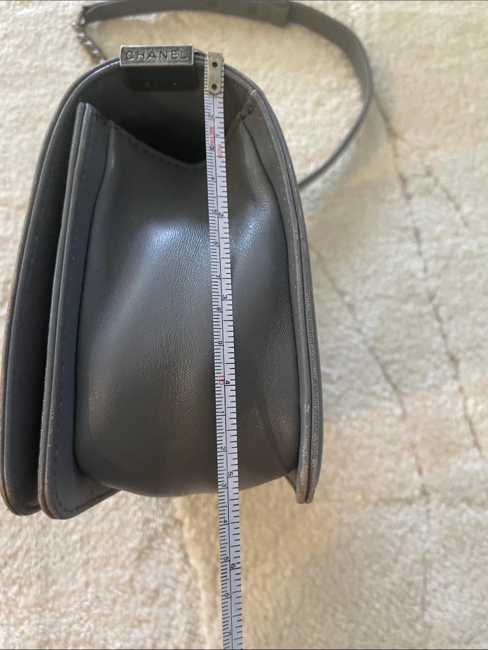 Gray quilted bag distressed crossbody and shoulder silver hardware - Picture 9 of 12